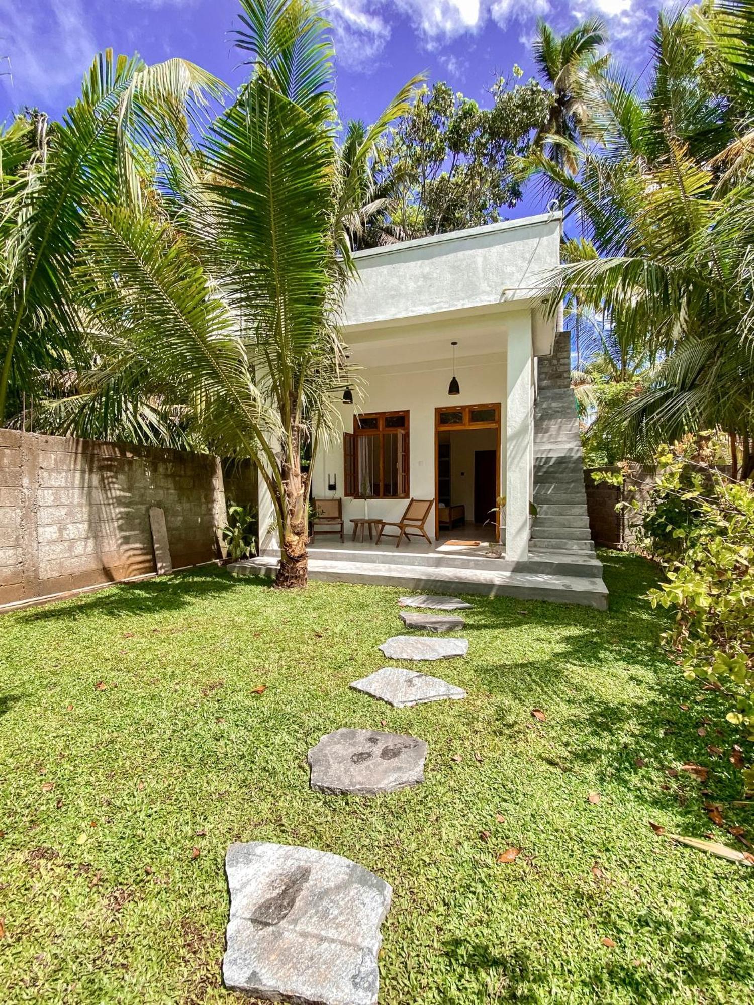 The Palm Private Cottages Midigama Luaran gambar
